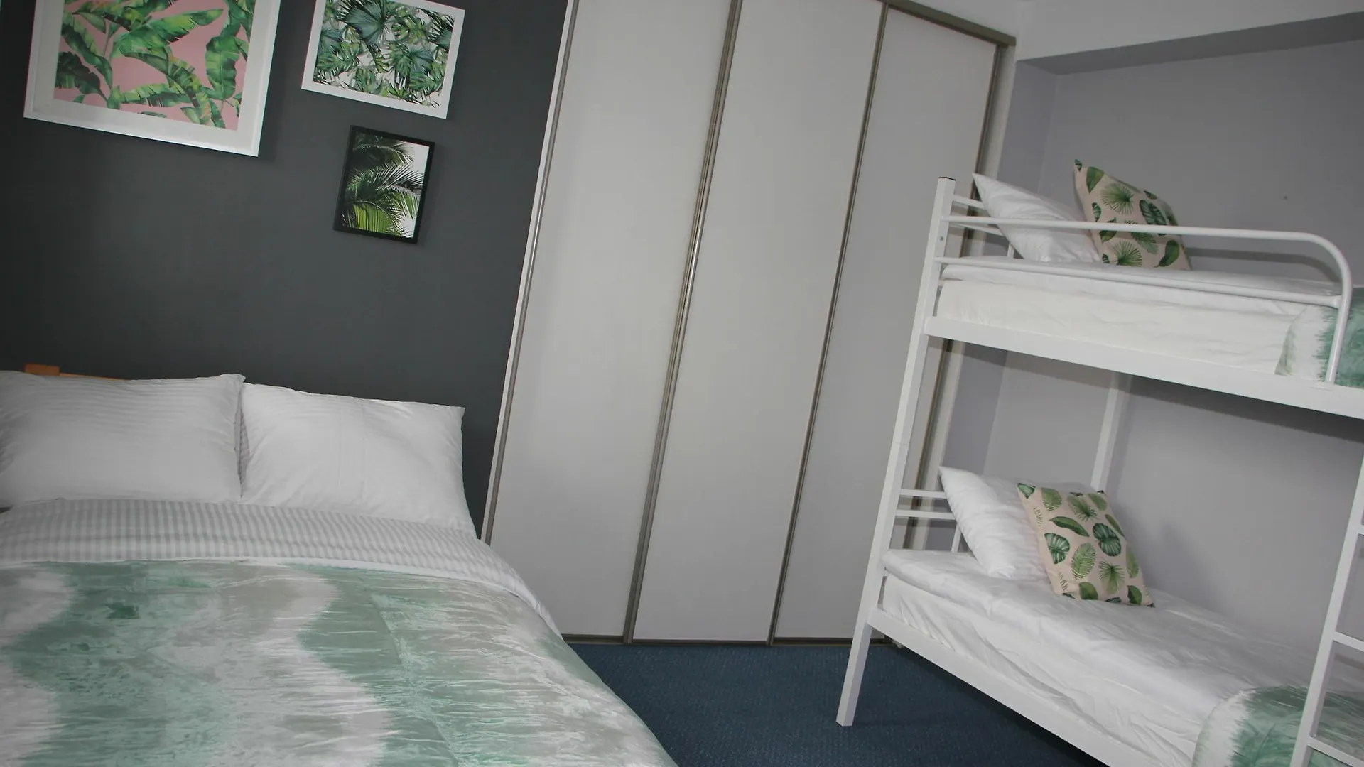 Lajk Guesthouse فروتسواف 2*,